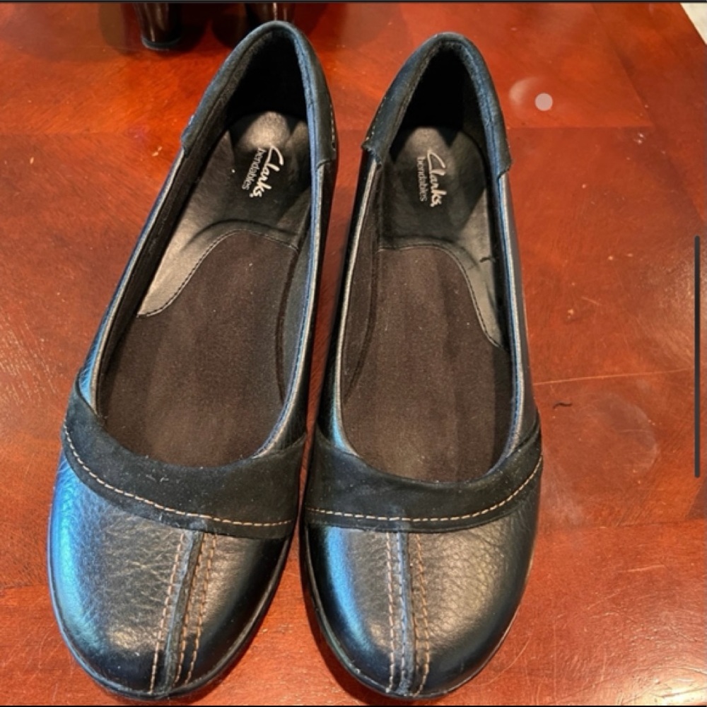 Clarks Women shoes size 9